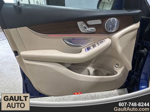 Used 2020 Mercedes-Benz GLC 300 GLC 300 image 14