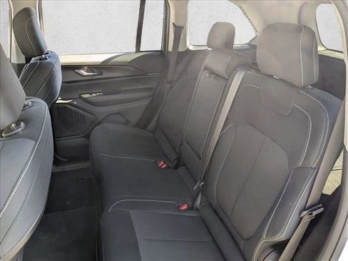 Used 2023 Jeep Grand Cherokee Laredo w/ Luxury Tech Group I AWD/4WD image 19