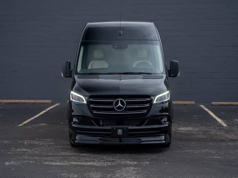 Used 2024 Mercedes-Benz Sprinter 3500 image 13