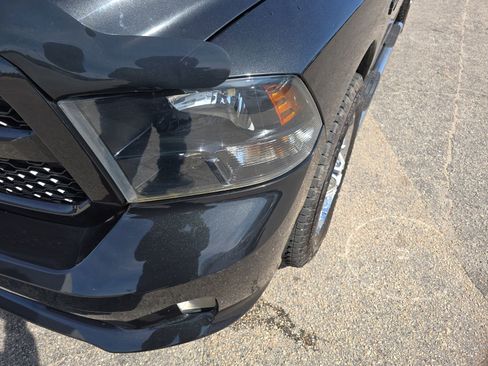 Used 2017 RAM 1500 Express w/ Express Value Package image 32