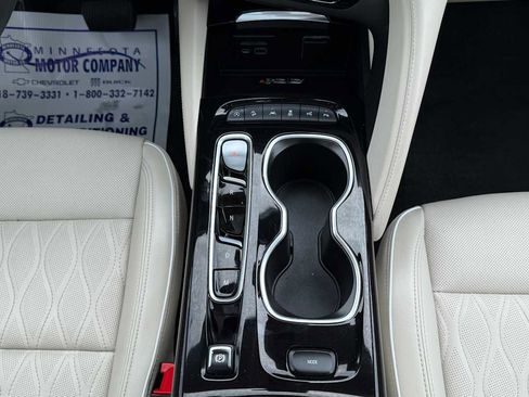 Used 2023 Buick Envision Avenir AWD/4WD image 25