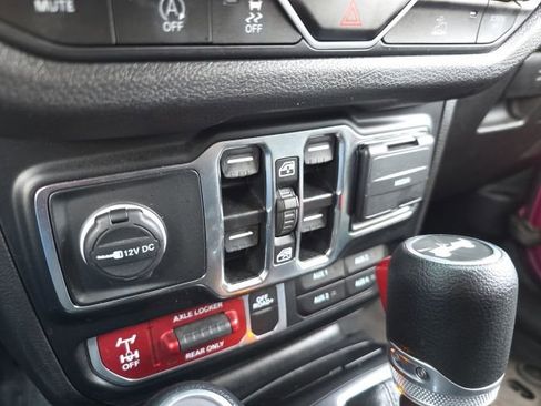 Used 2024 Jeep Wrangler Unlimited Sport AWD/4WD image 26