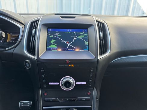 Used 2020 Ford Edge ST image 24