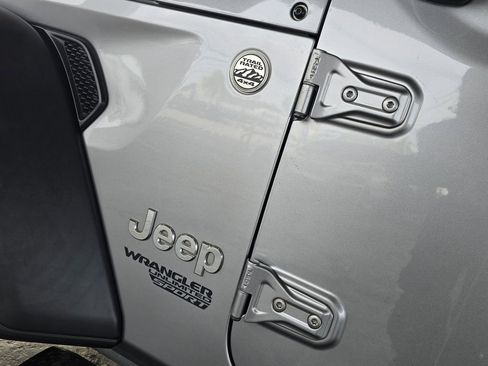 Used 2019 Jeep Wrangler Unlimited Sport S AWD/4WD image 20