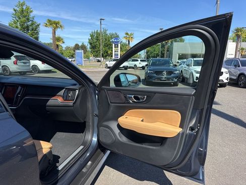 Used 2026 Volvo V60 B5 Cross Country Ultra AWD/4WD image 19