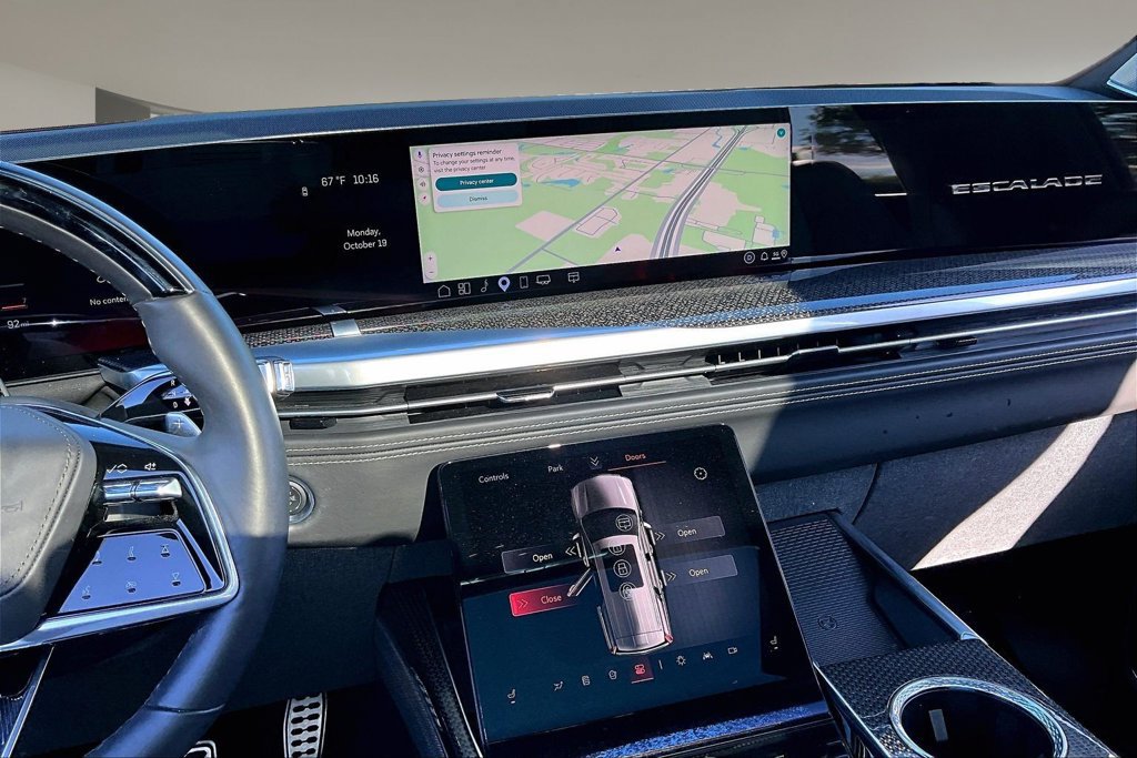 Certified 2025 Cadillac Escalade V AWD/4WD image 6