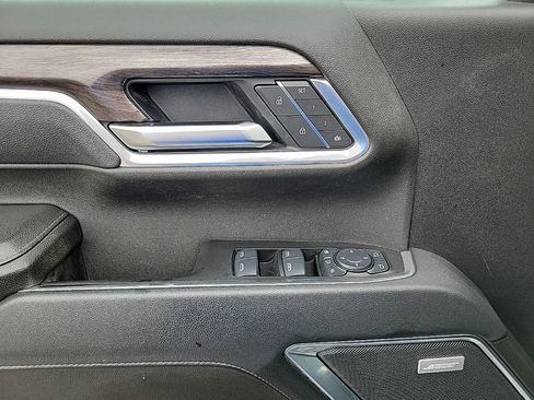 Used 2025 Chevrolet Silverado 2500 LTZ w/ LTZ Convenience Package AWD/4WD image 11