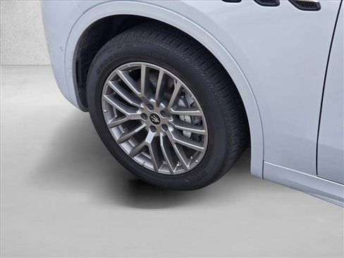Used 2024 Maserati Grecale GT image 19
