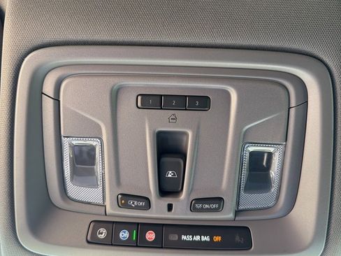 Used 2025 Chevrolet Silverado 1500 LT w/ Safety Package image 39