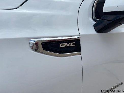 Used 2022 GMC Yukon XL SLT w/ SLT Premium Package AWD/4WD image 12