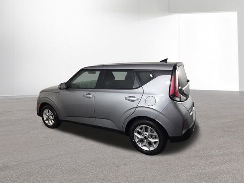 Certified 2025 Kia Soul LX FWD image 9