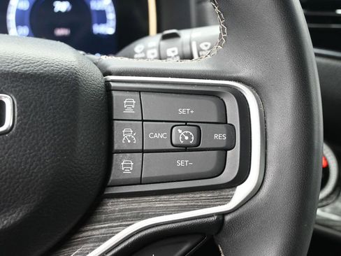 Used 2022 Jeep Wagoneer Series III image 14