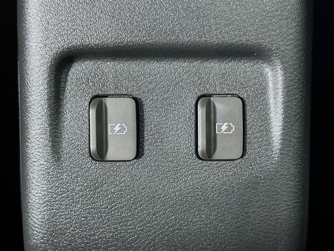 Used 2024 Nissan Kicks SV w/ Exterior Package image 32