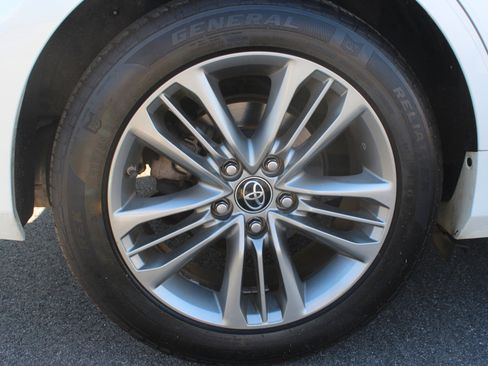 Used 2017 Toyota Camry SE w/ Moonroof Package image 20