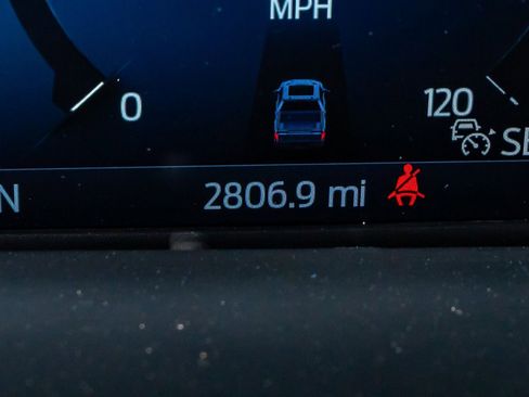 Used 2025 Ford F150 Lariat w/ Equipment Group 501A Mid image 21