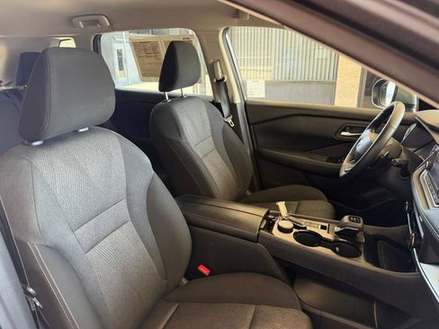 Used 2025 Nissan Rogue SV AWD/4WD image 38
