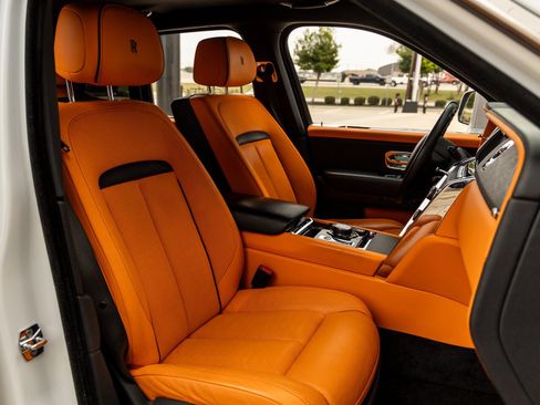 Used 2022 Rolls-Royce Cullinan image 47