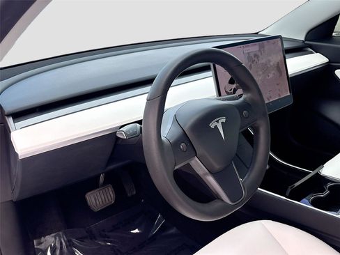Used 2020 Tesla Model 3 Long Range image 9