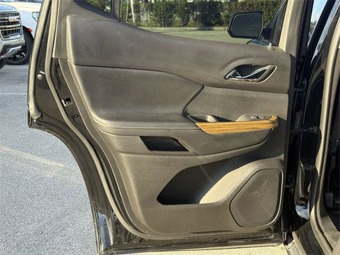 Used 2019 GMC Acadia Denali image 34