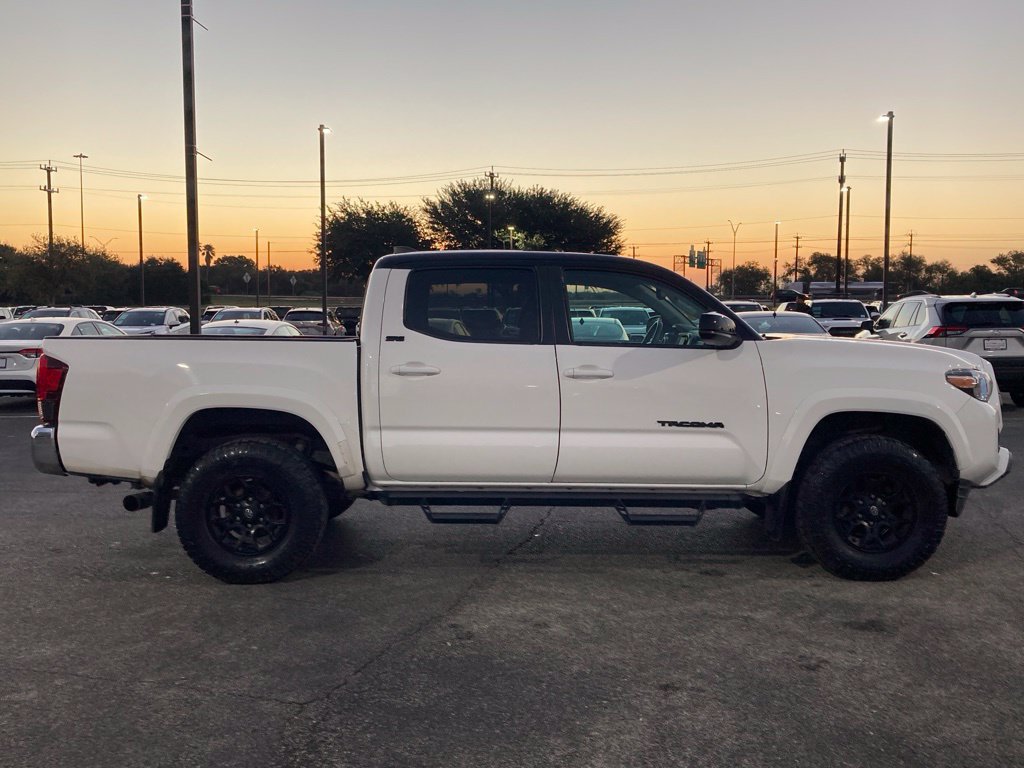 Used 2021 Toyota Tacoma SR5 RWD image 4