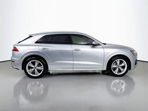 Used 2023 Audi Q8 Prestige image 8
