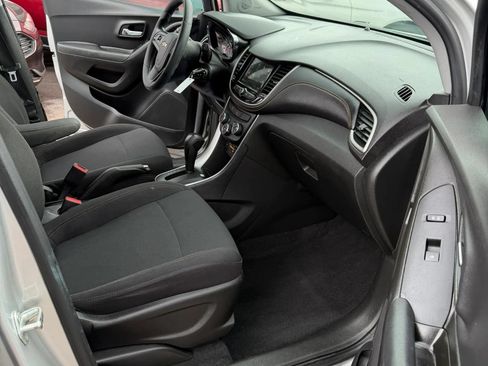 Used 2019 Chevrolet Trax LS w/ Tint and Cruise Package FWD image 12