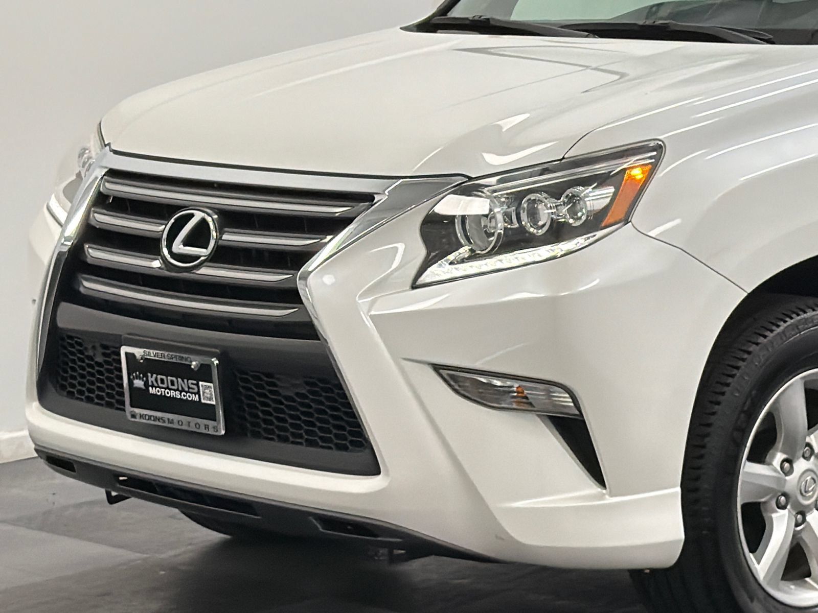 Used 2019 Lexus GX 460 AWD/4WD image 2