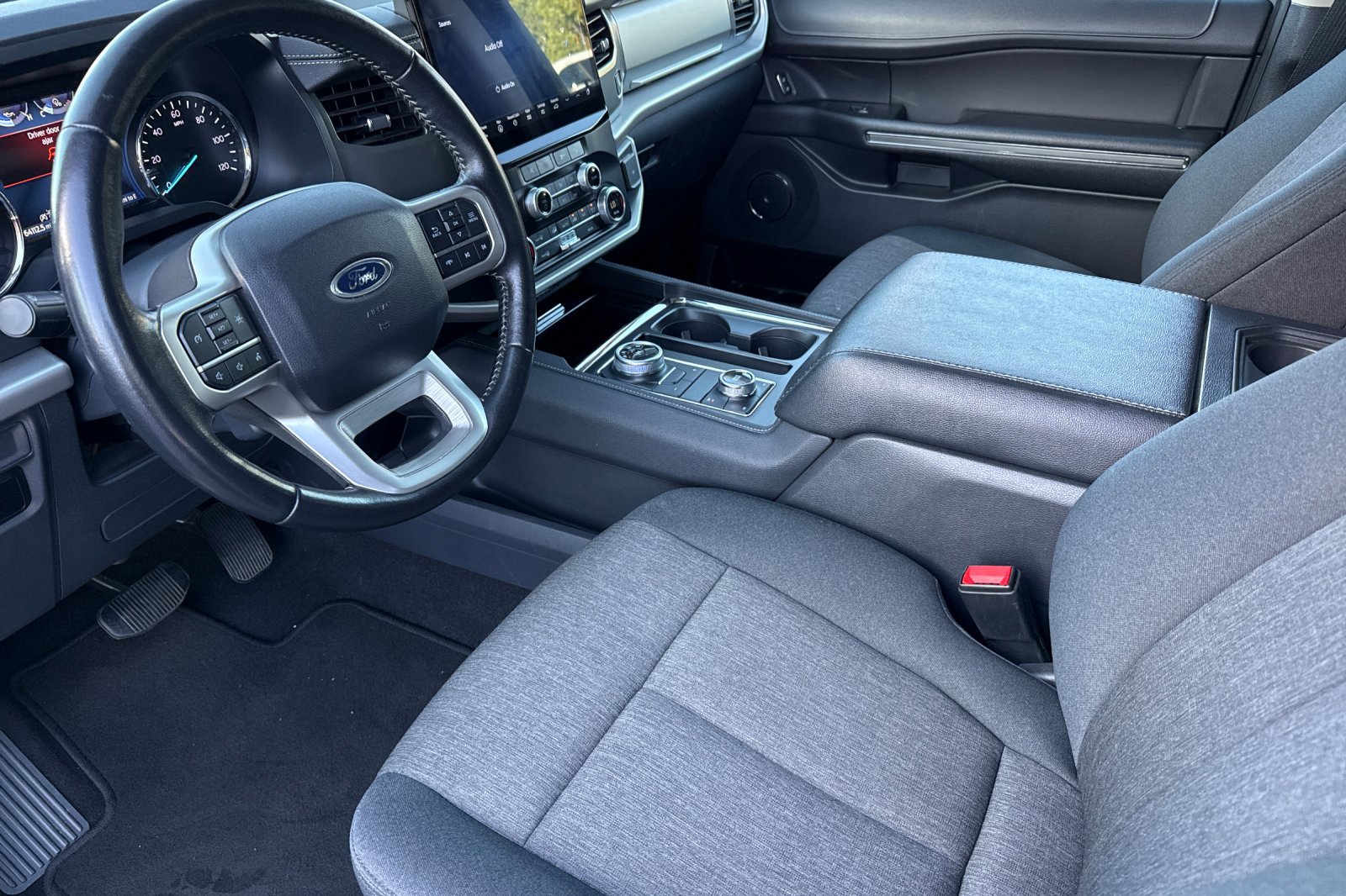 Used 2024 Ford Expedition XLT AWD/4WD image 11