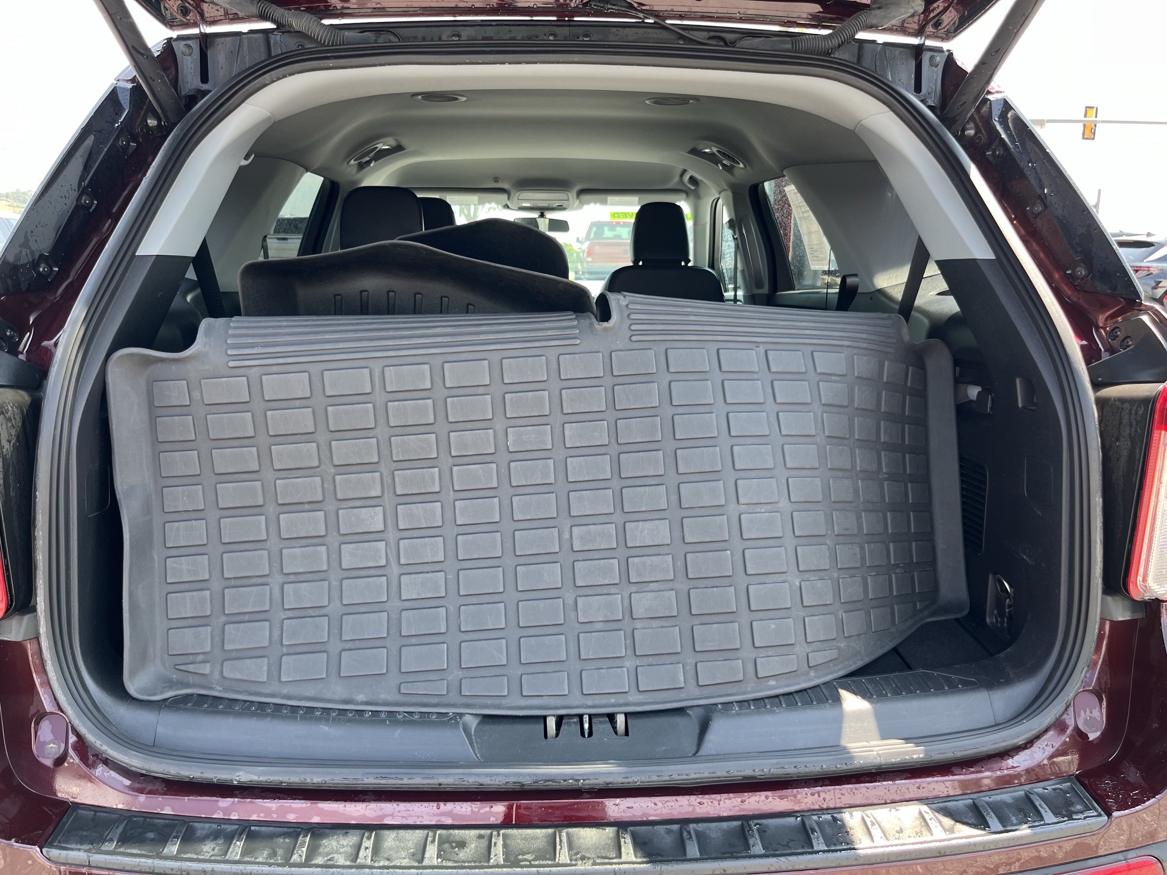 Used 2022 Ford Explorer XLT w/ Equipment Group 202A AWD/4WD image 8