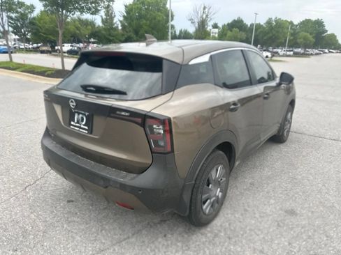 Used 2025 Nissan Kicks S FWD image 5