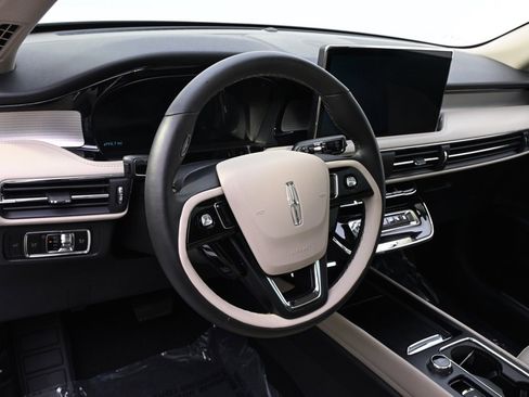 New 2025 Lincoln Corsair AWD w/ Equipment Group 101A image 11