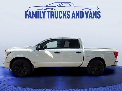 Used 2023 Nissan Titan SV w/ SV Convenience Package AWD/4WD image 2