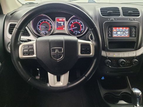 Used 2020 Dodge Journey SE w/ SE Popular Equipment Group FWD image 22