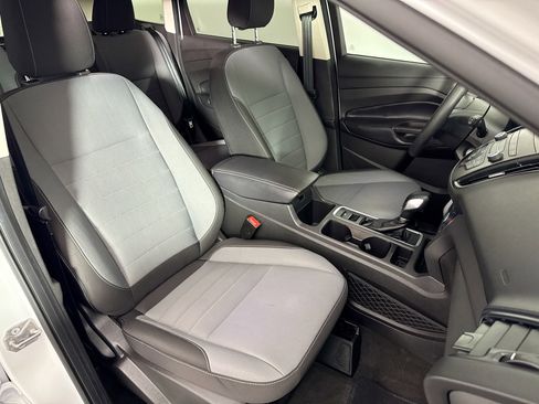 Used 2019 Ford Escape S image 32