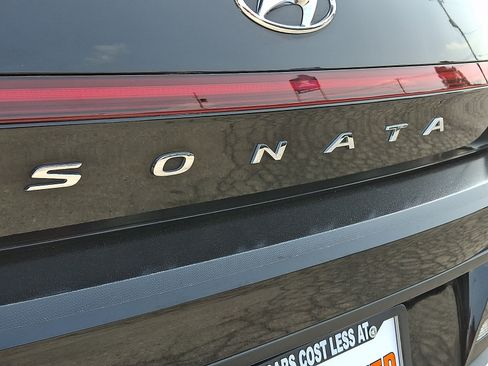 Used 2023 Hyundai Sonata SE FWD image 30