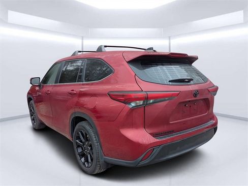 Used 2023 Toyota Highlander L image 5