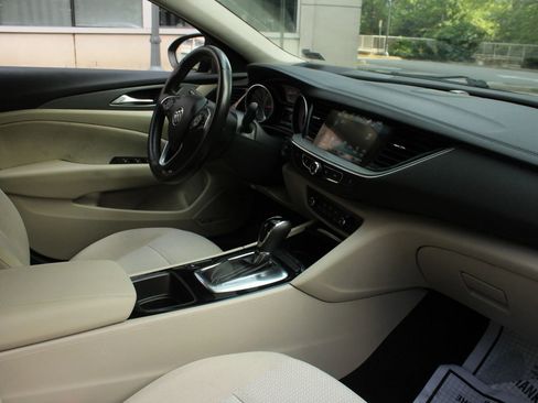 Used 2018 Buick Regal Preferred w/ Sights and Sounds Package FWD image 26