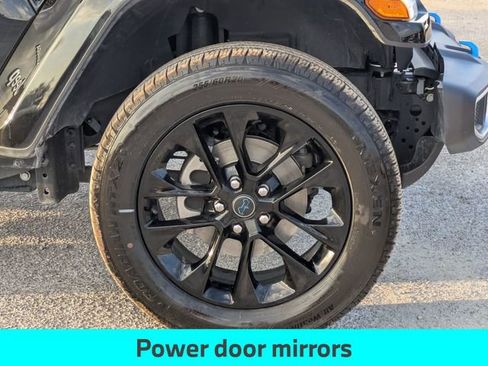 Used 2024 Jeep Wrangler Unlimited Sahara image 13