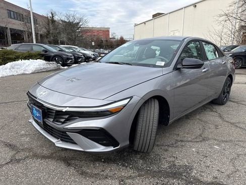 New 2026 Hyundai Elantra SEL Sport image 3