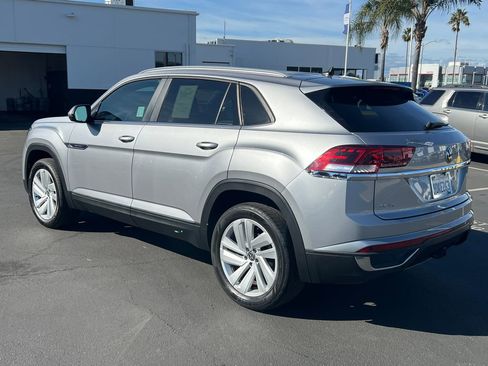 Used 2022 Volkswagen Atlas Cross Sport SE image 8