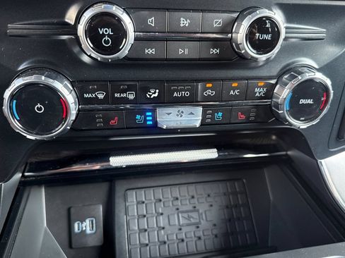Used 2023 Ford F150 Platinum AWD/4WD image 26