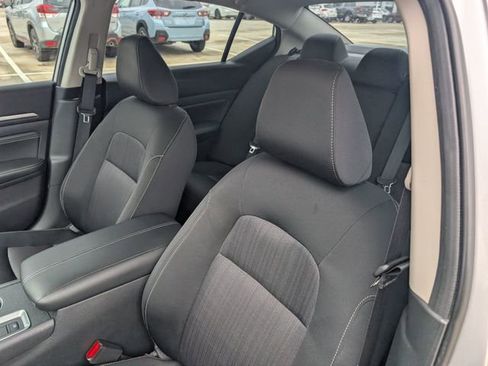 Used 2019 Nissan Altima 2.5 SV FWD image 10