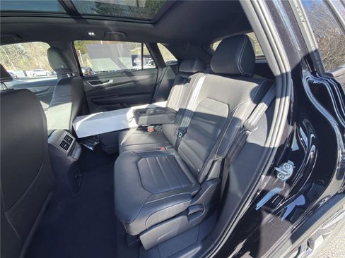 New 2026 Volkswagen Atlas Cross Sport SEL AWD/4WD image 18