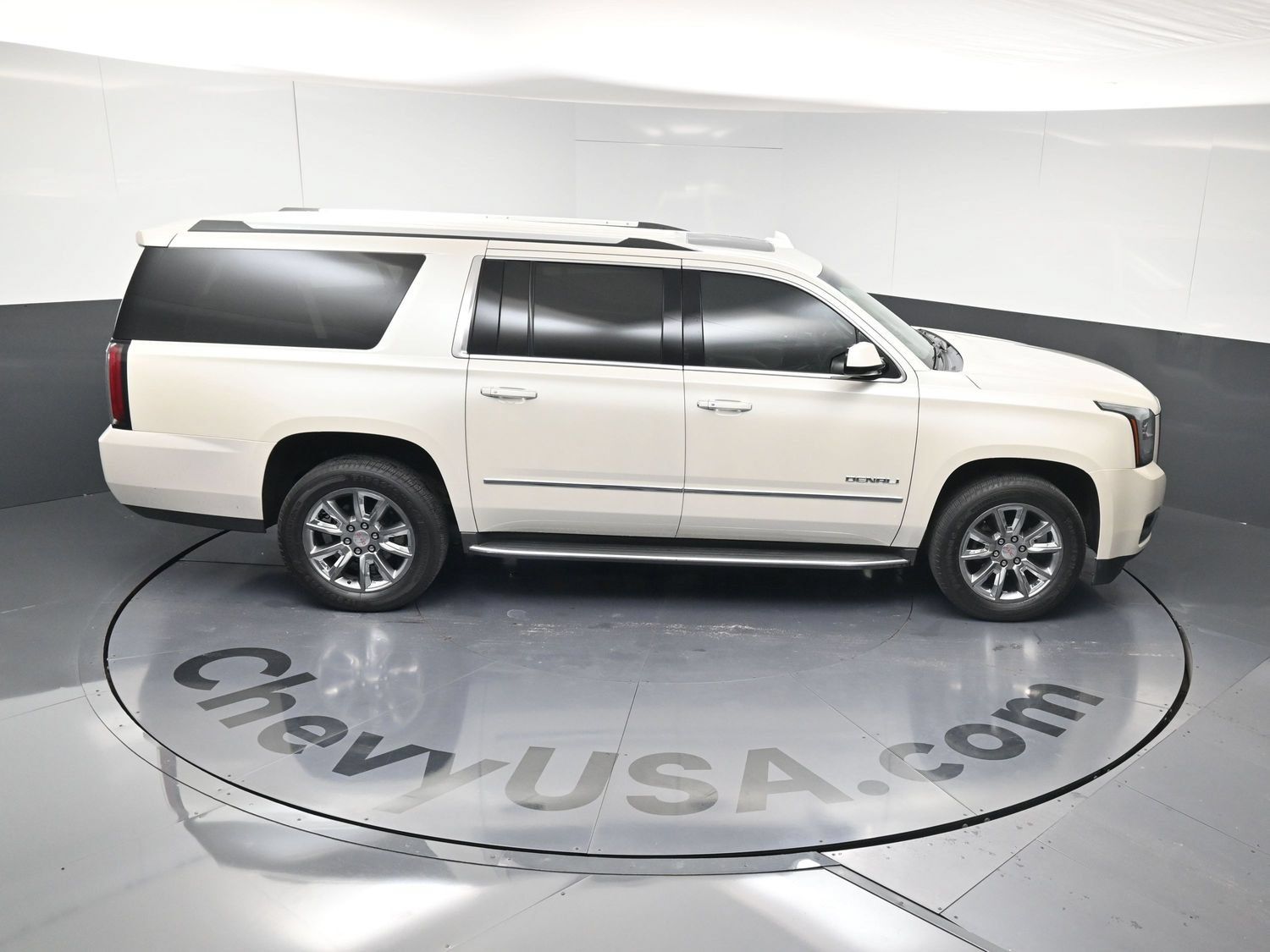Used 2015 GMC Yukon XL Denali w/ Open Road Package AWD/4WD image 24