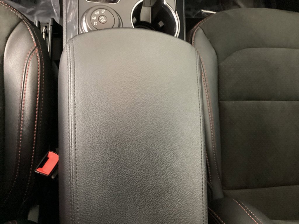 Certified 2018 Ford Explorer XLT w/ Equipment Group 202A AWD/4WD image 22