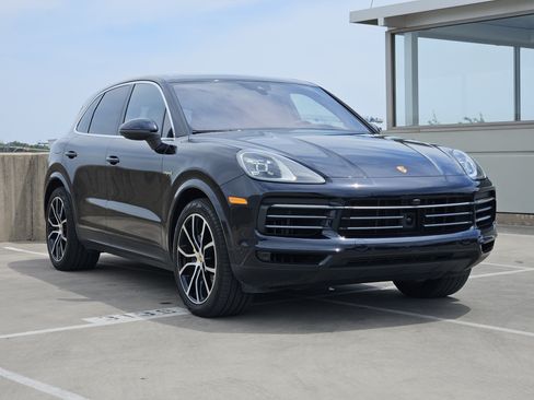 Certified 2022 Porsche Cayenne E-Hybrid AWD/4WD image 10