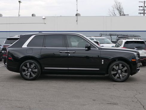 Used 2022 Rolls-Royce Cullinan Base image 3