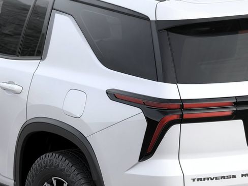 New 2026 Chevrolet Traverse Z71 w/ LPO, Cargo Package AWD/4WD image 5