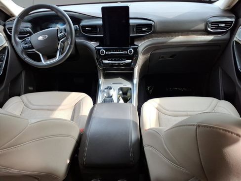 Used 2022 Ford Explorer Platinum w/ Equipment Group 601A image 6