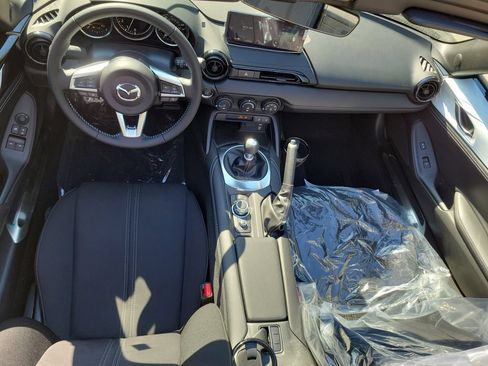 New 2026 MAZDA MX-5 Miata Club w/ Interior Package RWD image 11